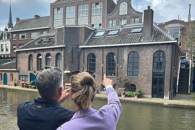 Utrecht Historic City: a Self-Guided Augmented Reality Tour - De Zeven Steegjes: the small lanes that change your mood