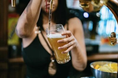 Utrecht: Ludwig's Original Pub Crawl with VIP Club Entry - The 4-hour plan: five bars, shots included, and VIP club entry