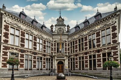 Utrecht Private Walking Tour With A Professional Guide - Dom Tower and Domkerk: The Big Anchor of Utrecht