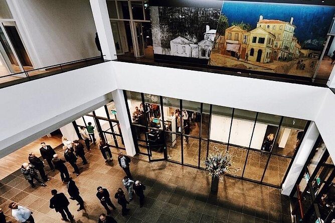 Van Gogh Museum Amsterdam Exclusive Tour w/ Reserved Entry - Private guide attention: what you get in real terms