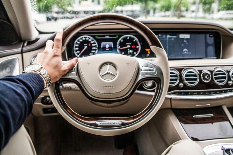 VIP Private Full Day Tour of the Netherlands - The one snag to watch: what “luxury vehicle” means