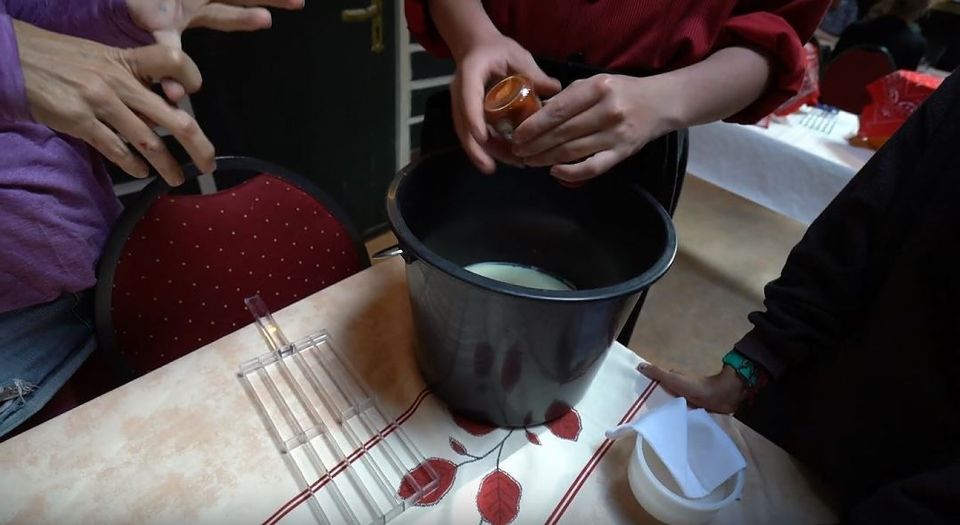 Volendam: 2.5-Hour Cheesemaking Workshop & Clog Making Tour - Making and taking home your homemade cheese