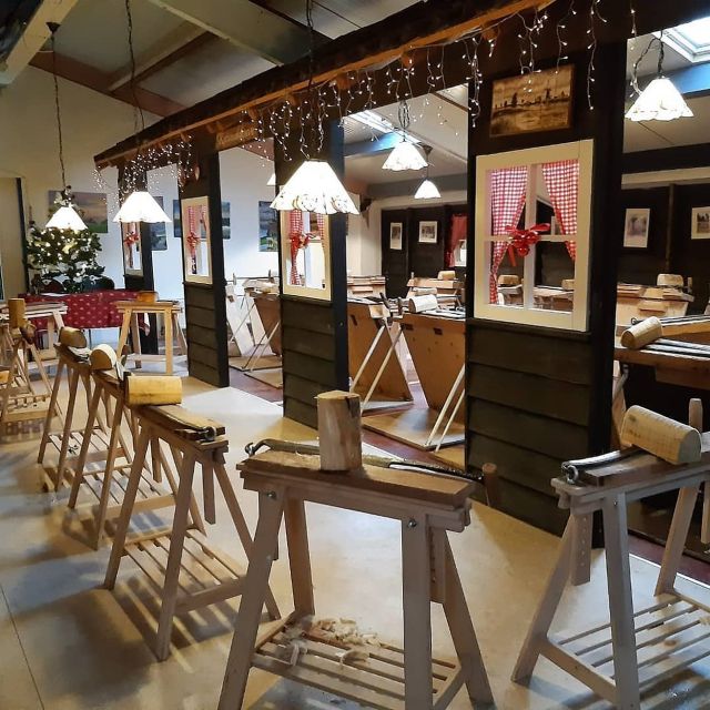Volendam: 2-Hour Clogmaking Workshop and Cheese Tour - Beer opener and bottle opener painting: the fun bonus time