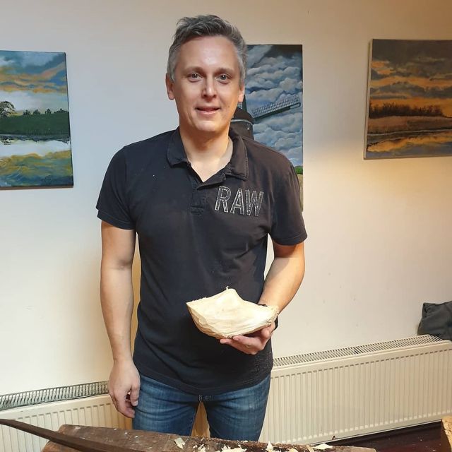 Volendam: 2-Hour Clogmaking Workshop and Cheese Tour - Cheese factory tour at Simonehoeve: from milk to Gouda