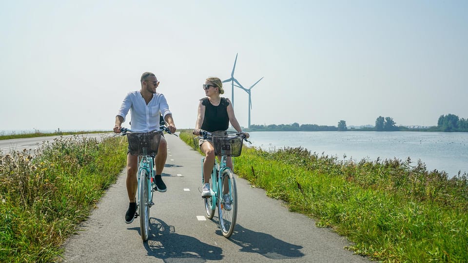 Volendam: Bike Rental including Highlights-Routes - Price and value: $23 for a full day of freedom