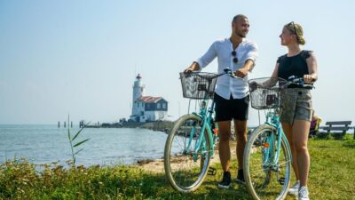 Volendam: Bike Rental including Highlights-Routes - Safety rules and riding comfort on Dutch bike paths