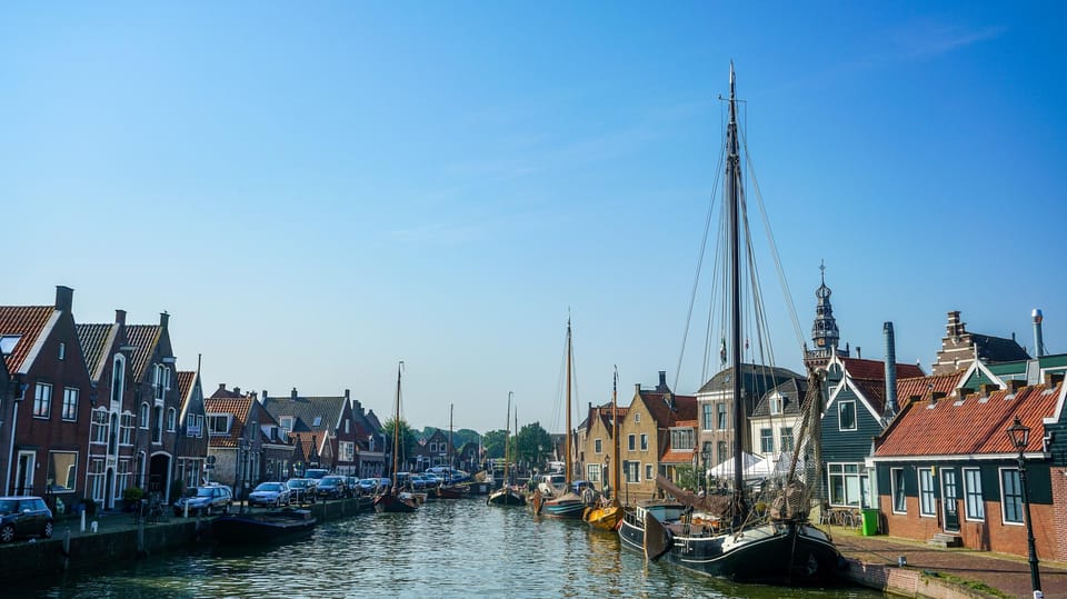 Volendam: Bike Rental including Highlights-Routes - Dutch wow moments: dikes, windmills, cheese farm, and lake views