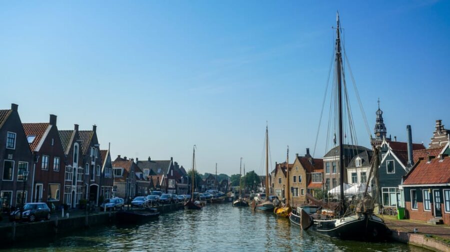 Volendam: E-Bike Rental including Highlights-Routes - Edam and the cheese-market season timing