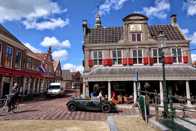 Volendam & Marken Private Tour in luxury Jaguar S Type 1/2 day - Food strategy in Volendam (when fish is the main event)