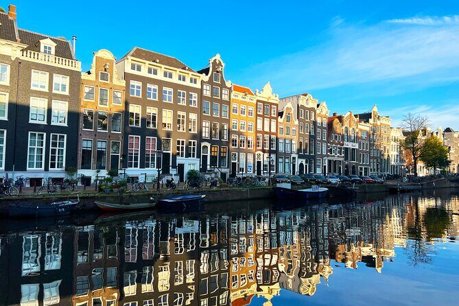 Walking Tour about Golden Age Architecture, private local guide - Prinsengracht warehouses and Jordaan gevelstenen: how to read a canal street