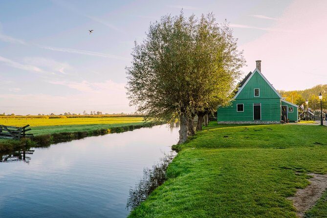 Windmill Tour from Amsterdam, Including Volendam & Marken - Stop 2: Volendam’s harbor feel and a cheese-making moment