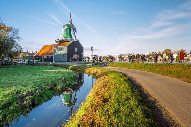Windmill Tour from Amsterdam, Including Volendam & Marken - Stop 3: Marken by boat (if you choose all-inclusive), plus clog-making