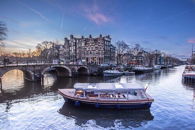 Winter Canal Cruise in Amsterdam - Winter canals are best when you stay warm