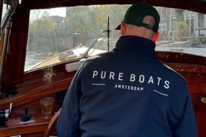 Winter Canal Cruise in Amsterdam - Licensed guide and captains who make it fun