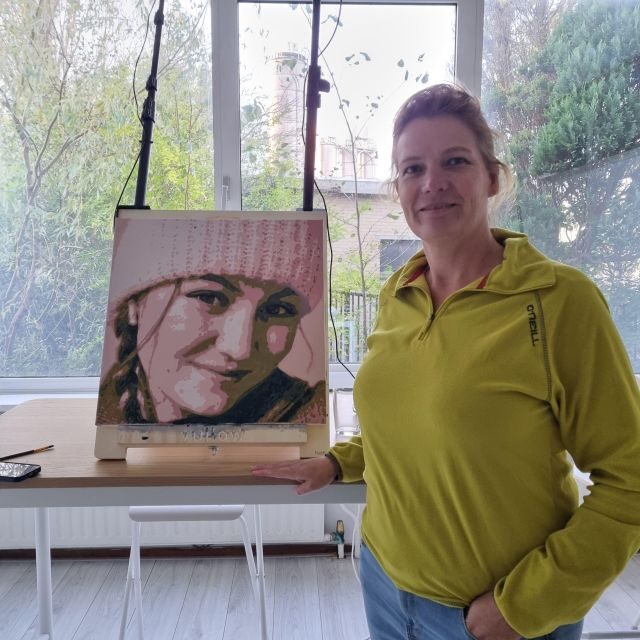 Zaandam: Paint a Perfect Portrait workshop - Supplies, drinks, and the small comforts that matter