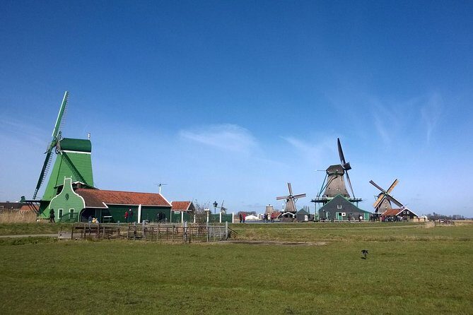 Zaanse Schans and Volendam Private Tour from Amsterdam - Volendam Haven: lunch, dike views, harbor walk, and the boat ride