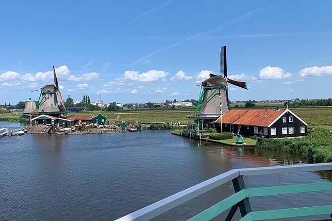 Zaanse Schans Giethoorn Private Tour from Amsterdam Canal Cruise - A smart way to pair Zaanse Schans and Giethoorn