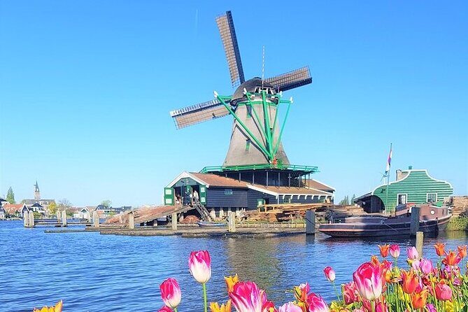 Zaanse Schans Giethoorn Private Tour from Amsterdam Canal Cruise - Giethoorn: the car-free village you understand in an hour