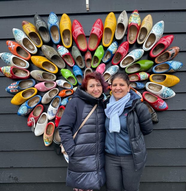 Zaanse Schans: Half-Day Private Guided Tour - Dutch cheese farm demo: unlimited tasting with a real lesson