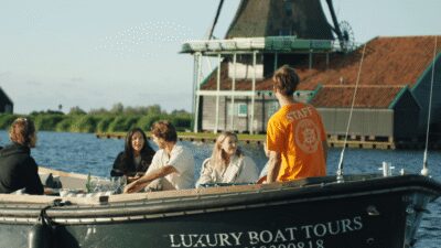 Zaanse Schans: Private Cruise + Live Guide, Optional Drinks - Finding the Right Dock: The Quickest Way to Avoid a Start-Line Headache