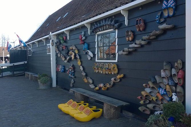 Zaanse Schans Small-Group Excursion from Zaandam - The real experience: why the small-group format helps