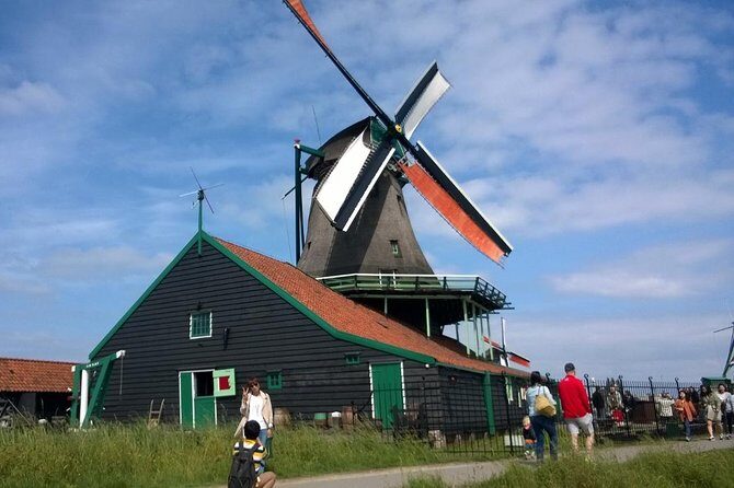 Zaanse Schans Small-Group Excursion from Zaandam - Getting on the right pickup van in Zaandam