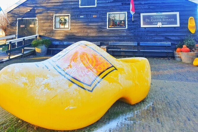 Zaanse Schans & Volendam Small-Group Tour with Hotel Pickup - Small-group comfort: max eight travelers and a real guide’s pace